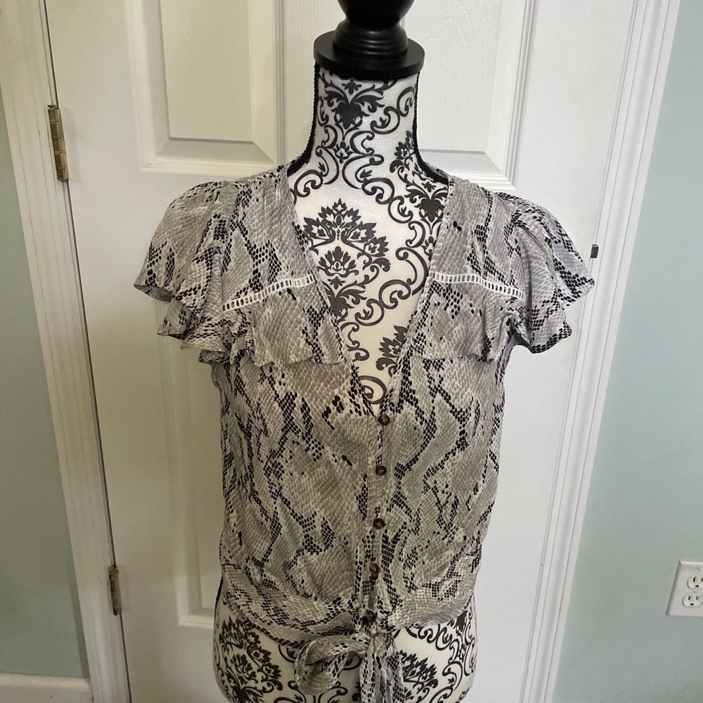Nwot womens express snake print blouse